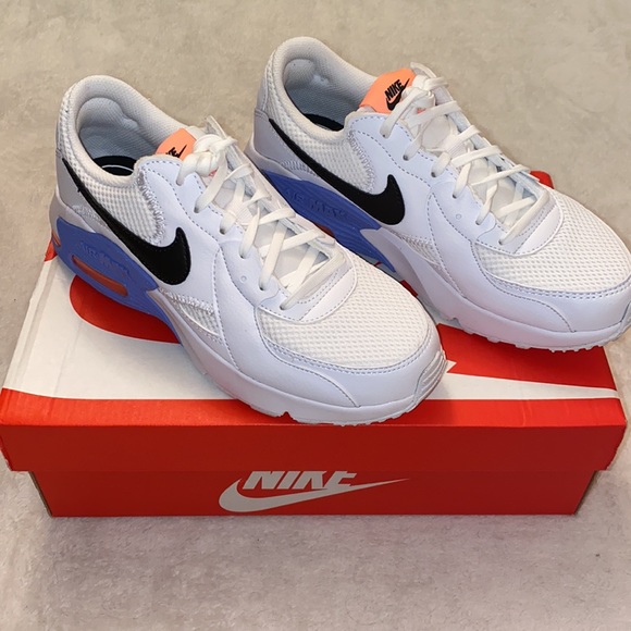 NIKE size 7. air max excee - Picture 2 of 7